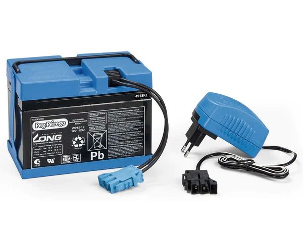 Das Elektrofahrzeug Peg Perego John Deere Ground Force aus unserem Babyfachmarkt, Detailansicht Akku und Ladegerät, gelb und grün, 12V